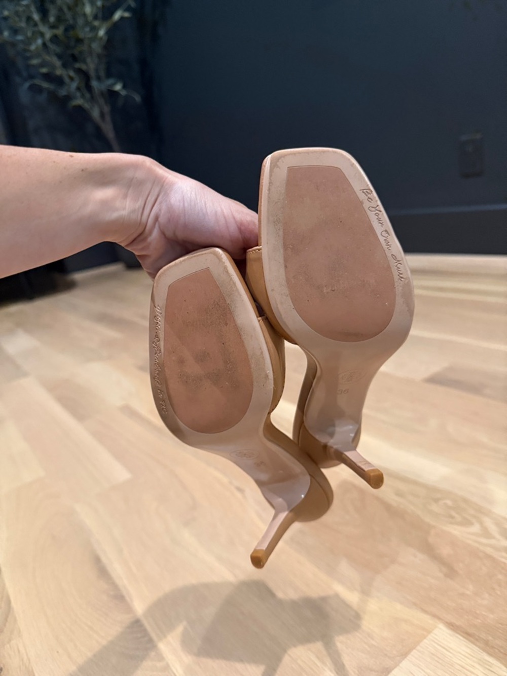 Femme LA RUE slipper Tan Slide Heel Sandals - Picture 4 of 4